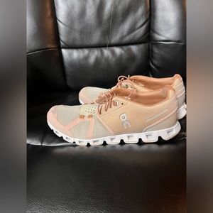 On Cloud Size Womens 9, worn 4 times